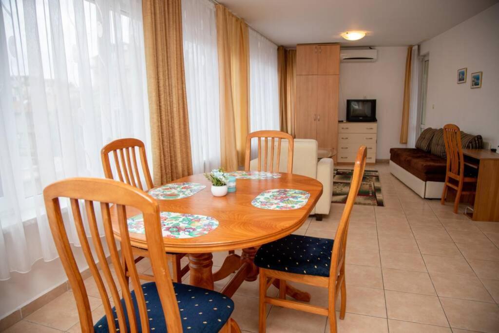 Convenient 1-Bedroom Flat Next To Harmanite Beach Созополь Екстер'єр фото