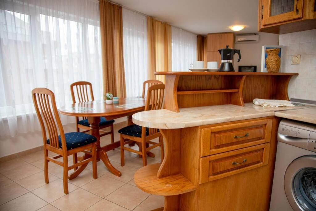 Convenient 1-Bedroom Flat Next To Harmanite Beach Созополь Екстер'єр фото