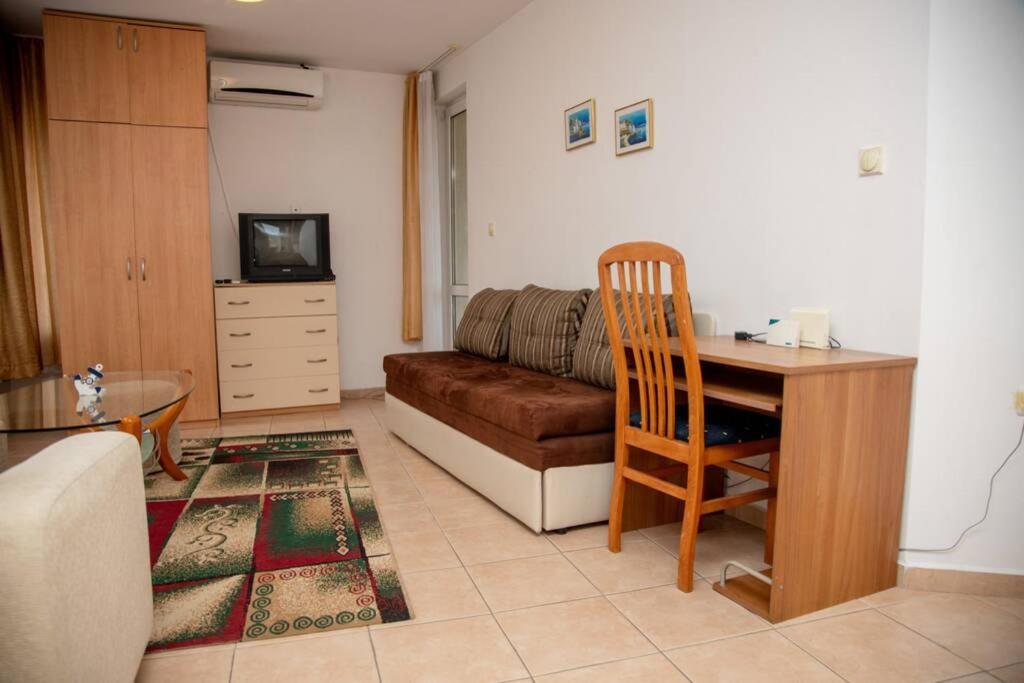 Convenient 1-Bedroom Flat Next To Harmanite Beach Созополь Екстер'єр фото